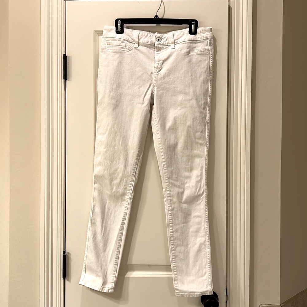 White Yummie jeans 31